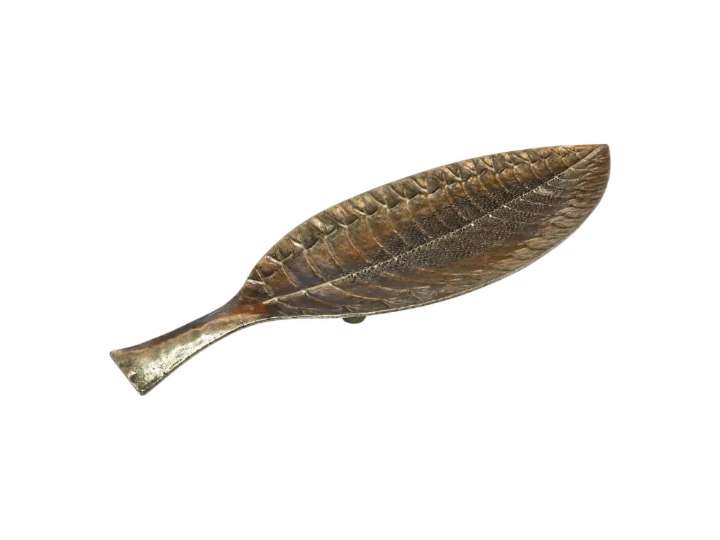 صينية معتق  على شكل ورق